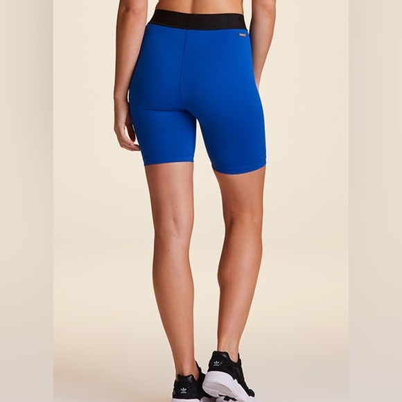 Alala Primary Short Lapis M NWOT - Picture 3 of 7